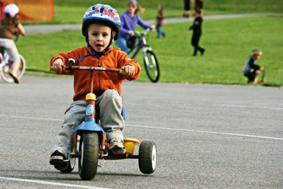 Deciji Prvi Koraci U Saobracaju