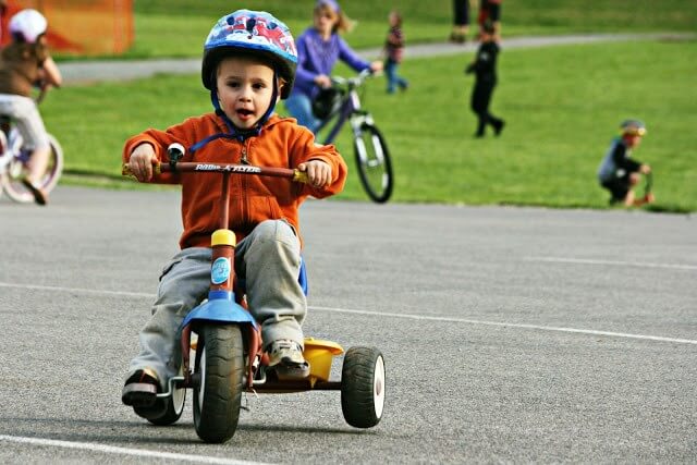 Deciji Prvi Koraci U Saobracaju